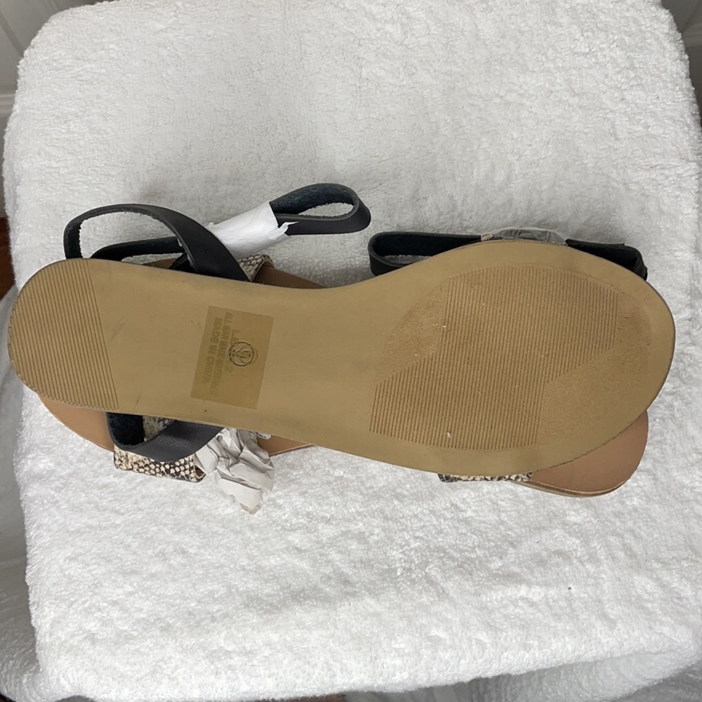 Sandals - Picture 5 of 5